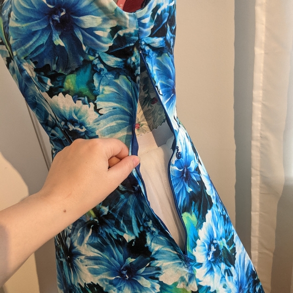Heart of Haute floral blue dress size Medium - Picture 4 of 5
